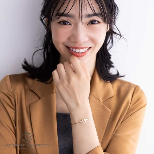 AKEMI GONDO24