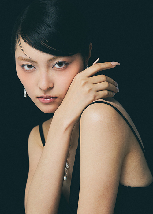 MOMO SHIRAKATA2