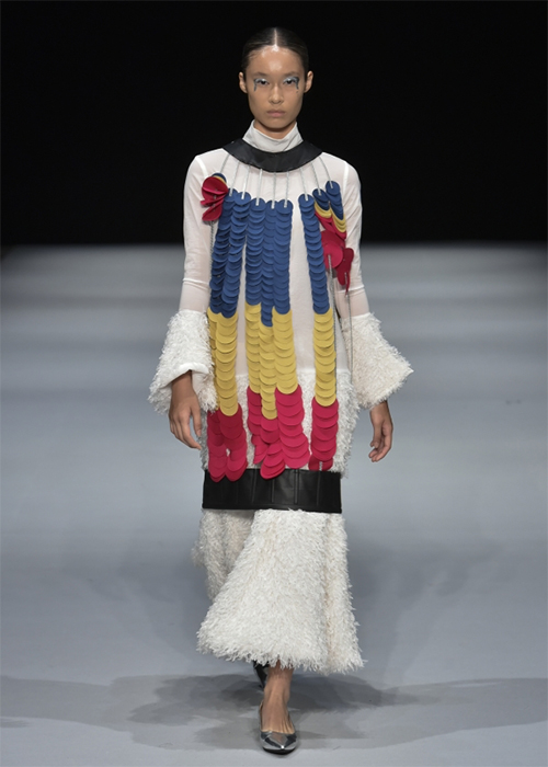 JULIA SCHOUW16