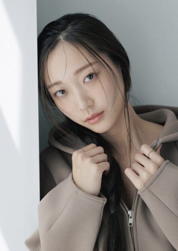 ANNA YOSHIZAKI24